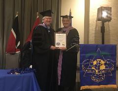 Dr. Tim Kosinski receives award 